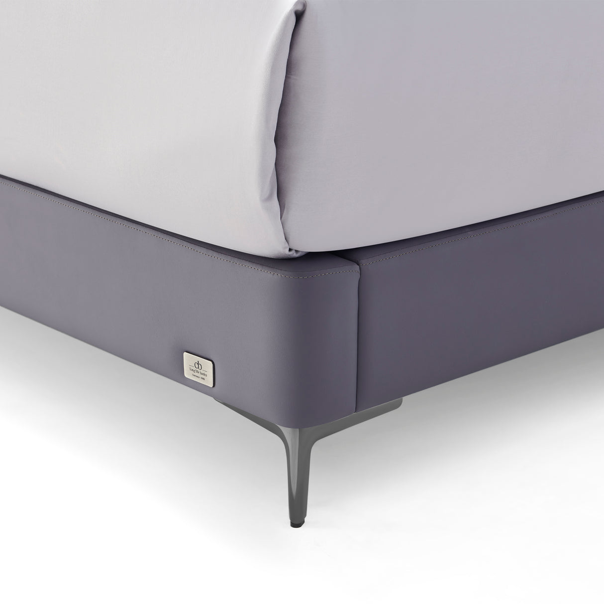 غرفة نوم روزا باللون الموف