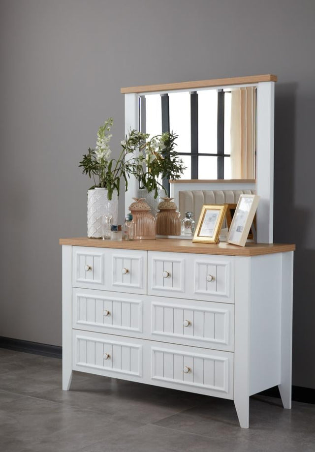 تسريحة لودريك مع مرايا باللون الأبيض والخشبي | من هاي بوينت