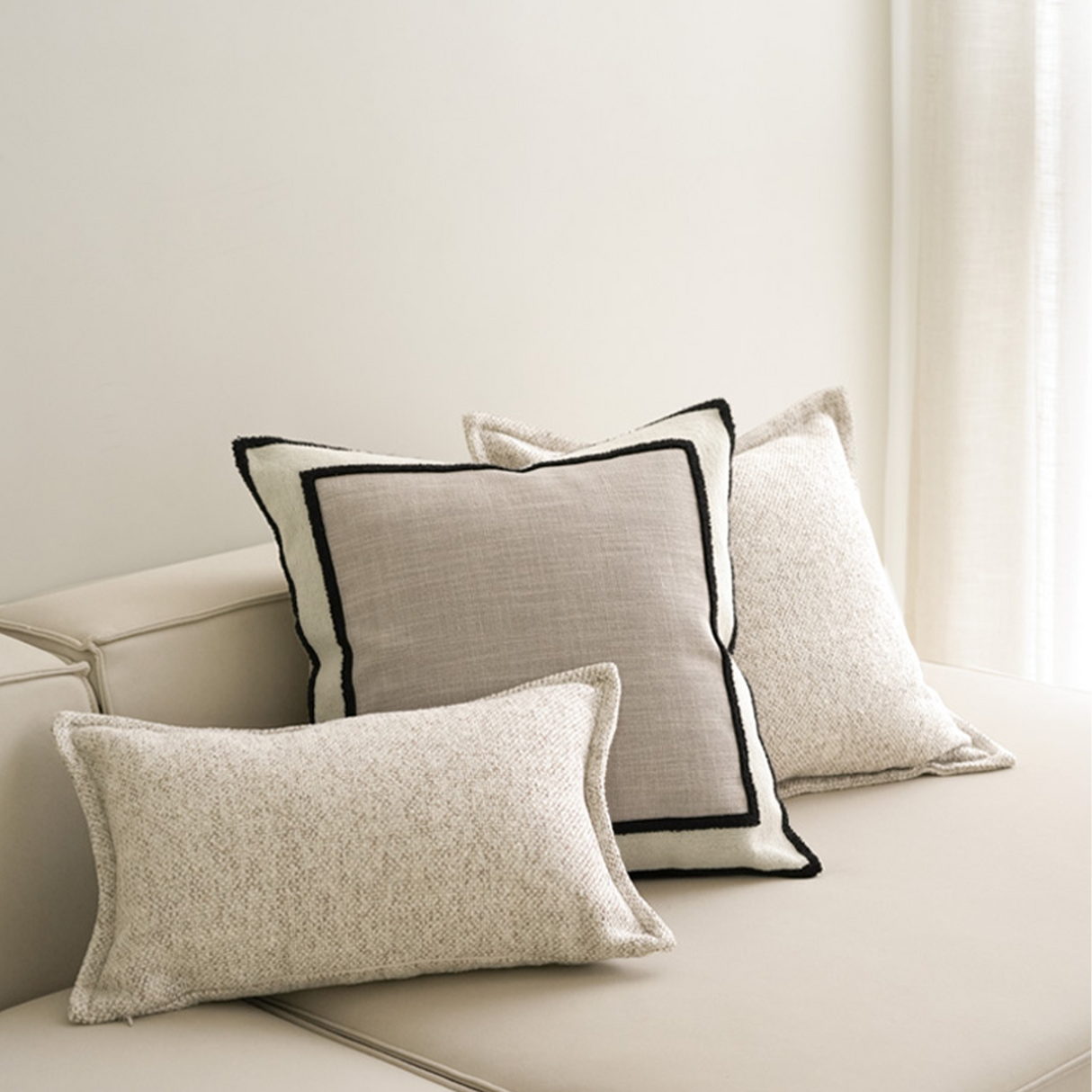 وسادة مزخرفة