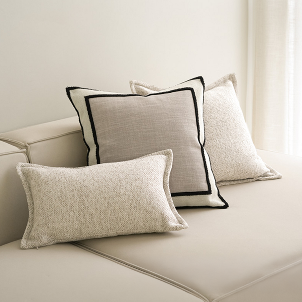 وسادة مزخرفة