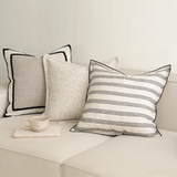 وسادة مزخرفة