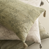 وسادة مزخرفة