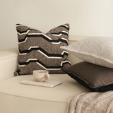 وسادة مزخرفة