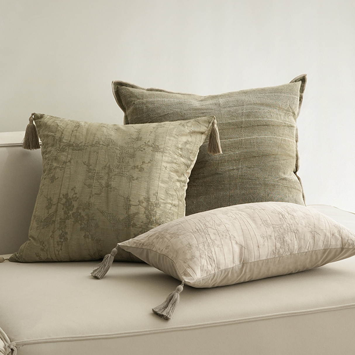 وسادة مزخرفة