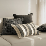 وسادة مزخرفة