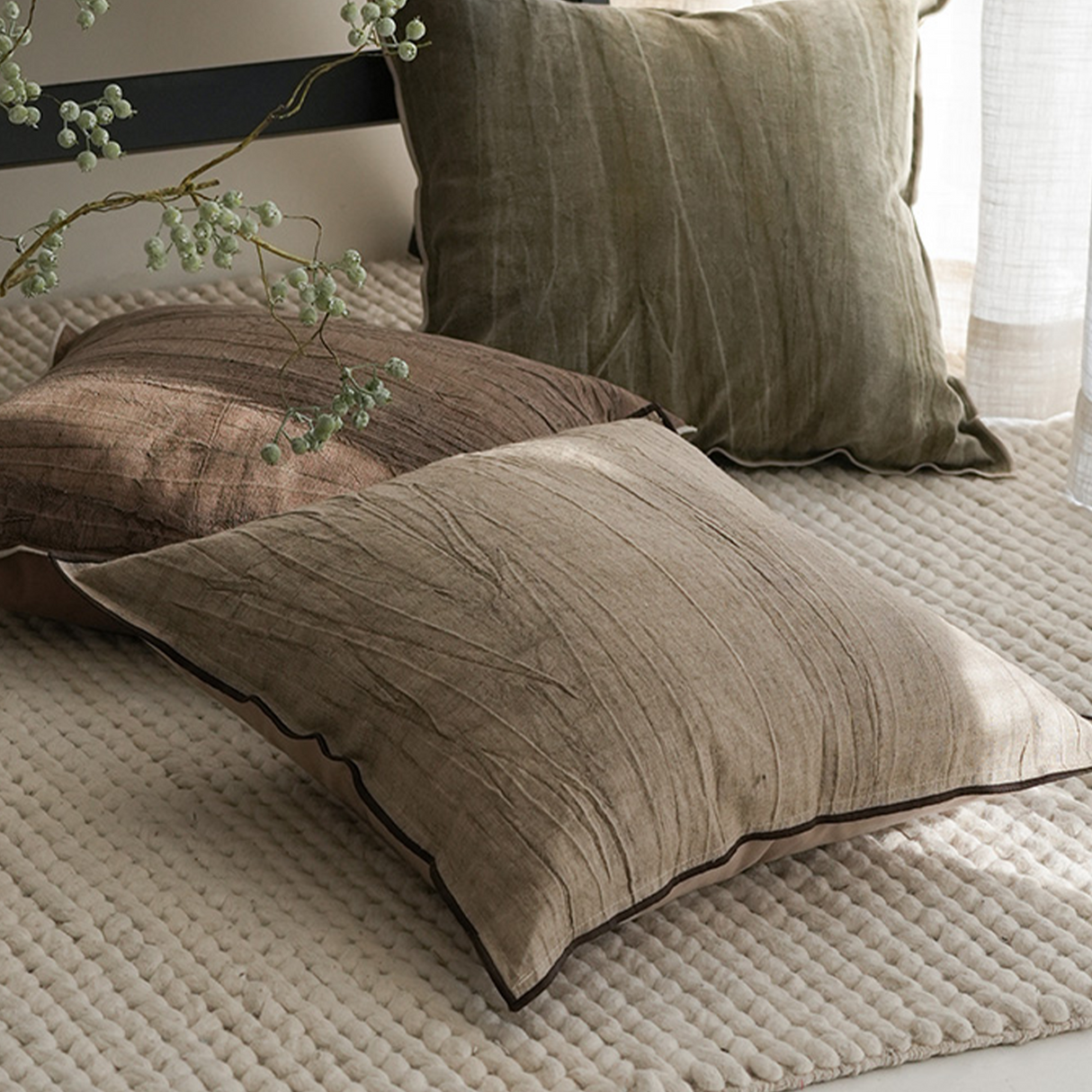 وسادة مزخرفة