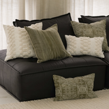 وسادة مزخرفة