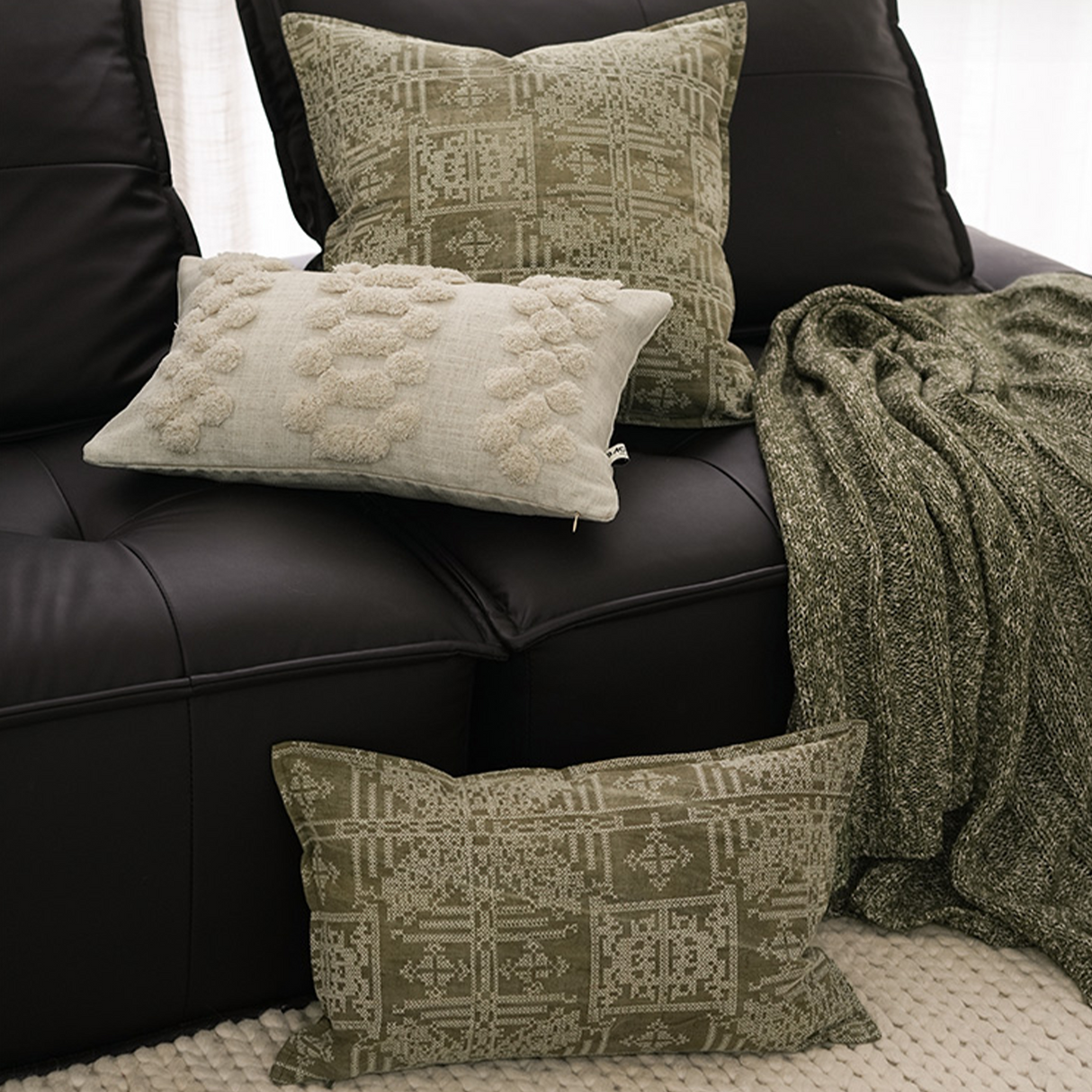 وسادة مزخرفة