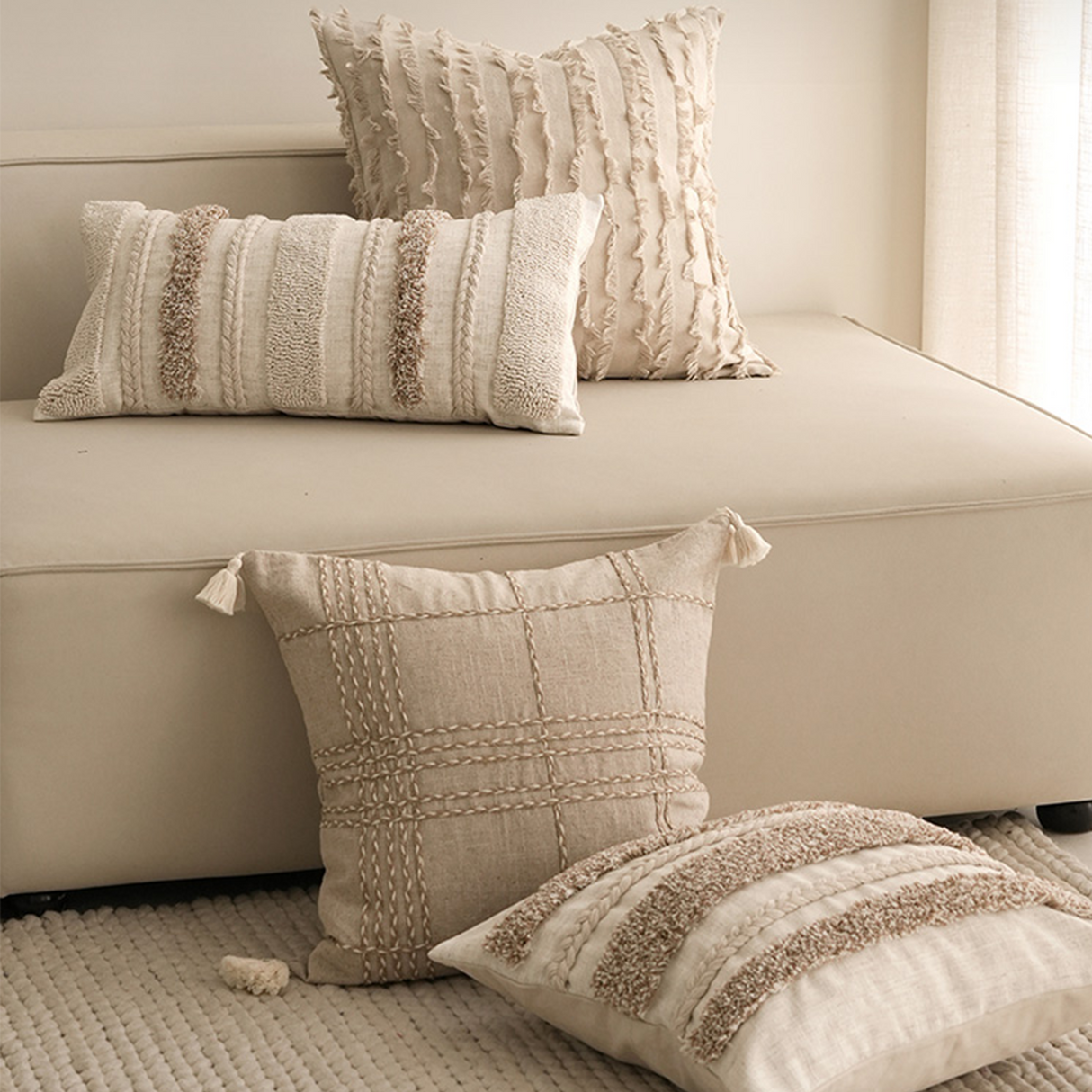 وسادة مزخرفة