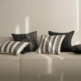 وسادة مزخرفة