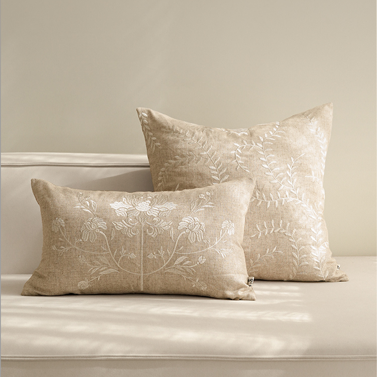 وسادة مزخرفة