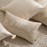 وسادة مزخرفة