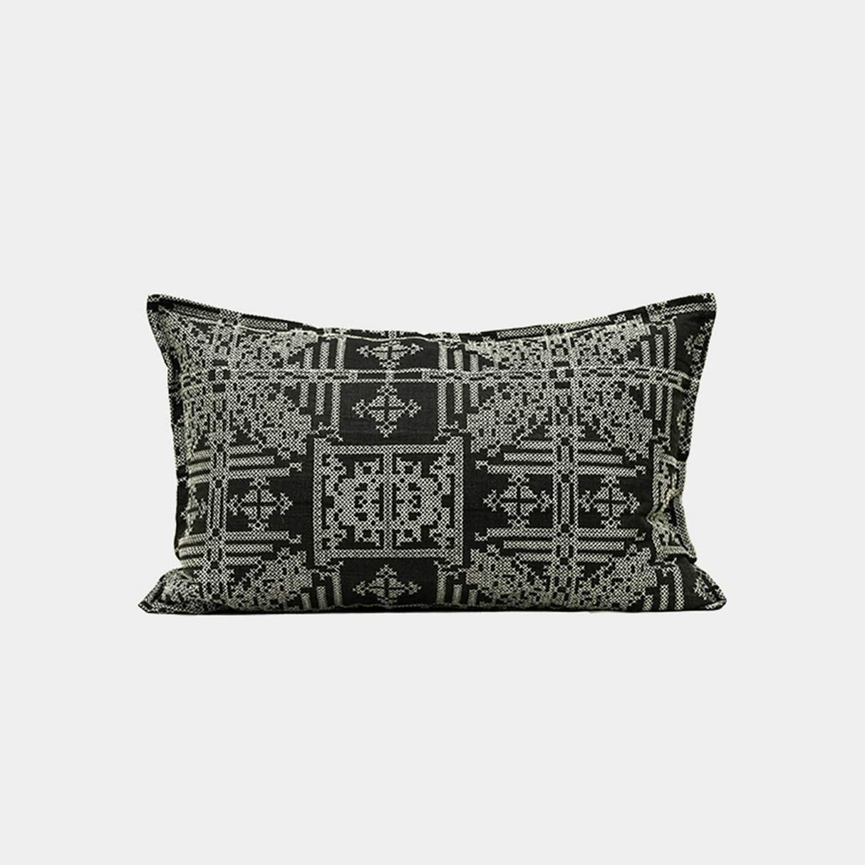 وسادة مزخرفة