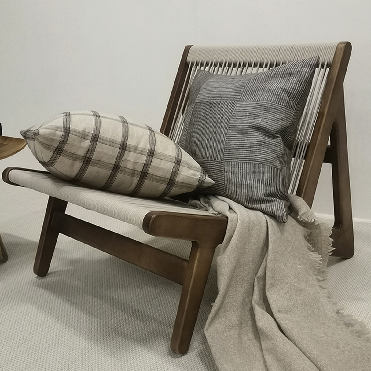 وسادة مزخرفة