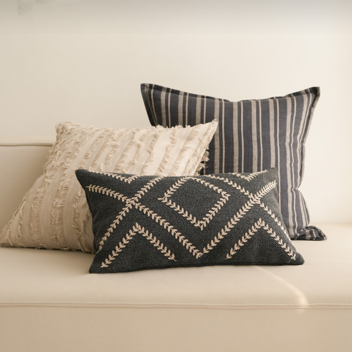 وسادة مزخرفة