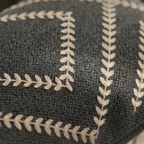 وسادة مزخرفة