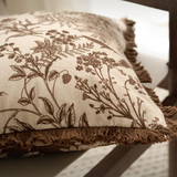 وسادة مزخرفة