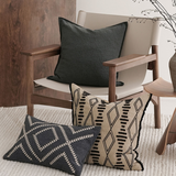 وسادة مزخرفة