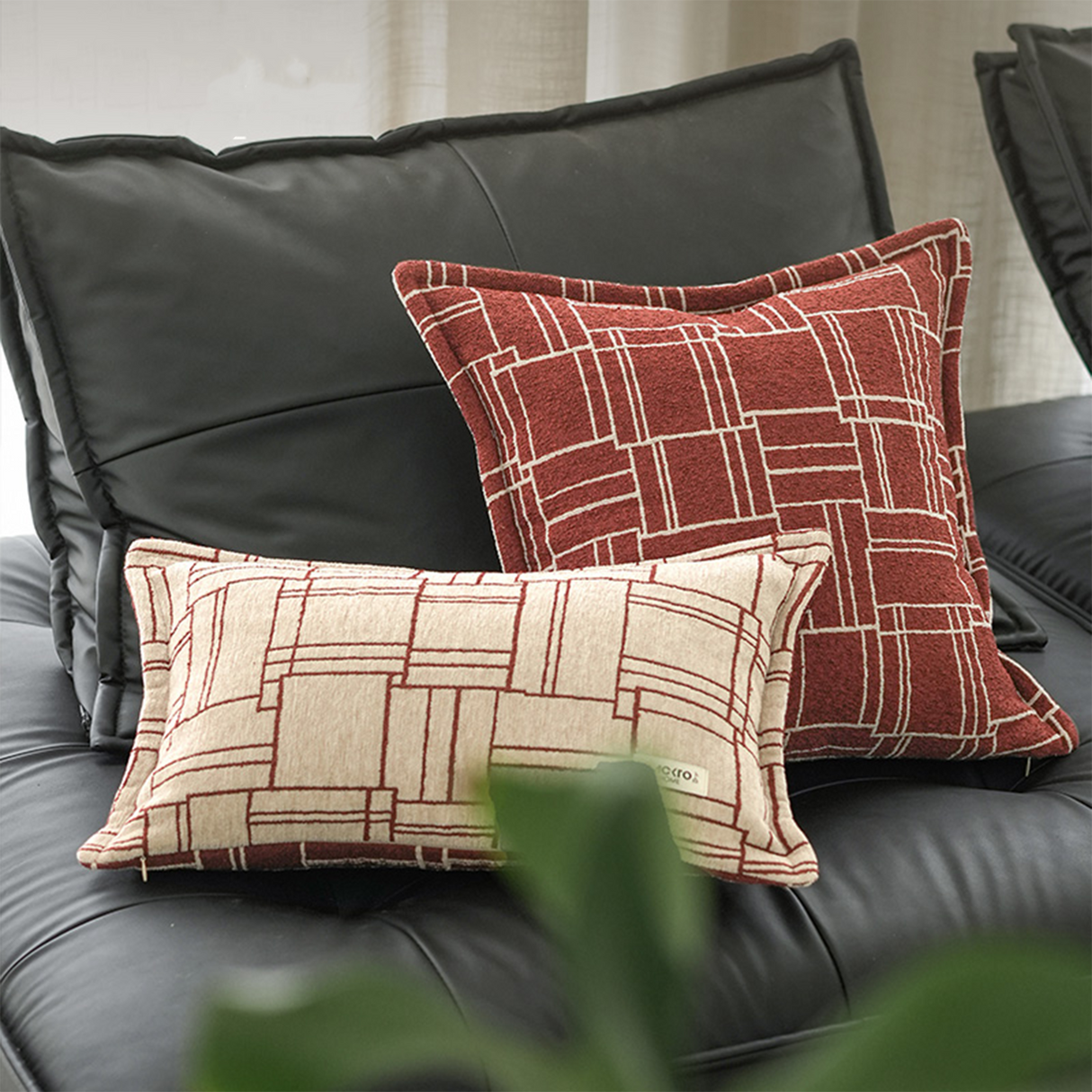 وسادة مزخرفة