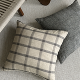 وسادة مزخرفة