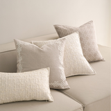 وسادة مزخرفة