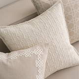 وسادة مزخرفة