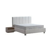 سرير كوينا باللون الأبيض