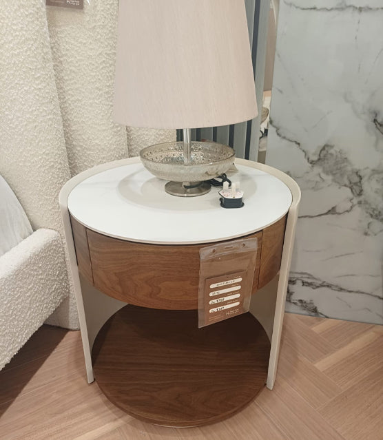 كمدينو أرفيرا باللون الرمادي