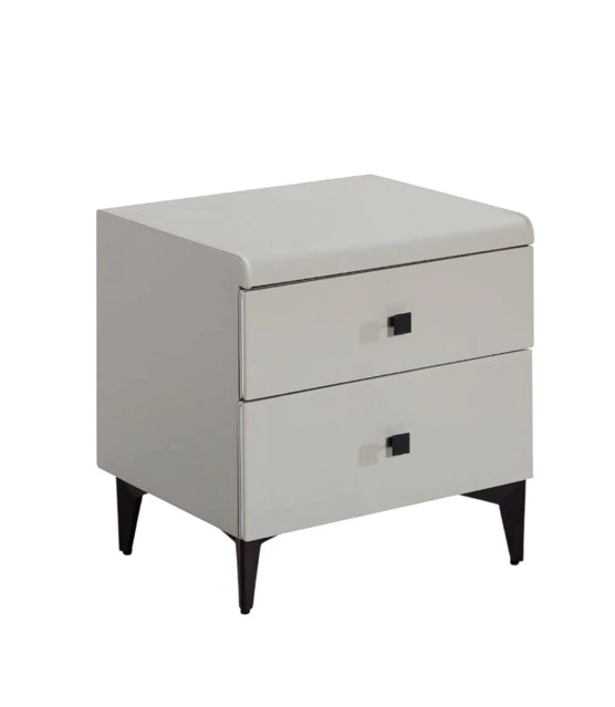 كمدينو نوفيرا باللون الرمادي