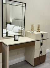 تسريحة لافرين مع مراية باللون البيج | من هاي بوينت