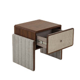 كمدينه كــالورا باللون البني