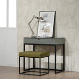 مكتب كلايف باللون الأخضر