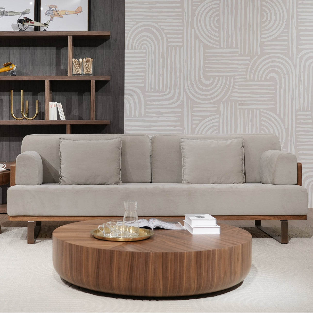 طاولة وسطية أورن باللون البني