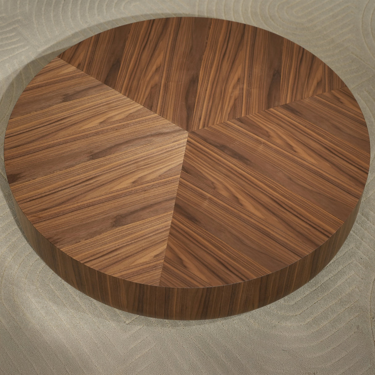 طاولة وسطية أورن باللون البني