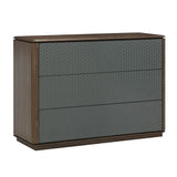 تسريحة لافين باللون البني والرمادي