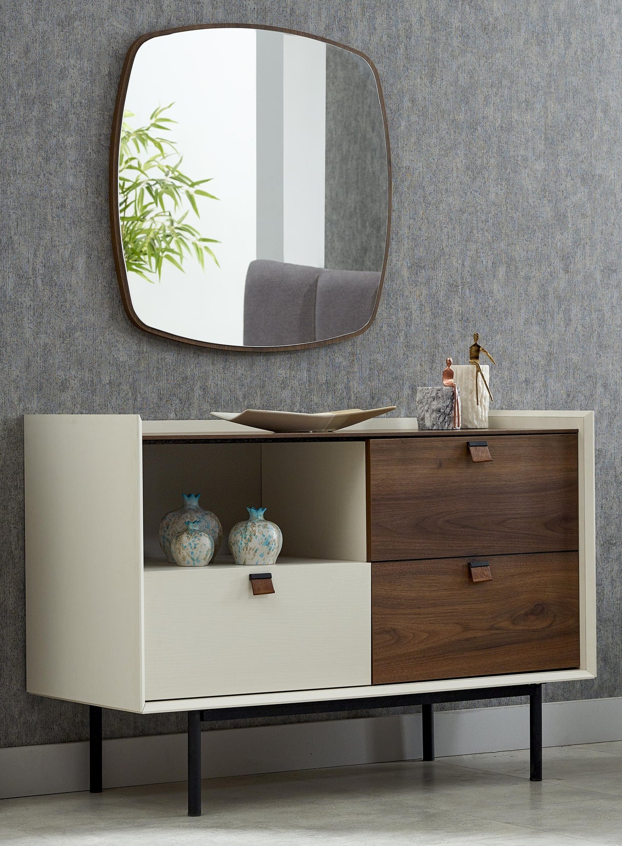 تسريحة ديرون مع مراية باللون الرمادي والخشبي | من هاي بوينت