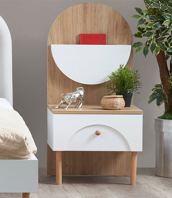 كمدينو مورفي باللون الأبيض