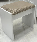 كرسي تسريحة لودريك باللون الأبيض والخشبي | من هاي بوينت