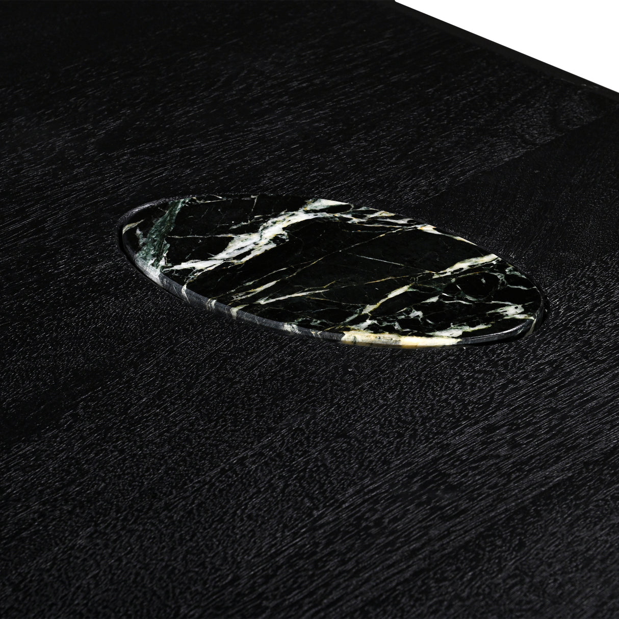 طاولة وسطية لافينورا باللون الأسود