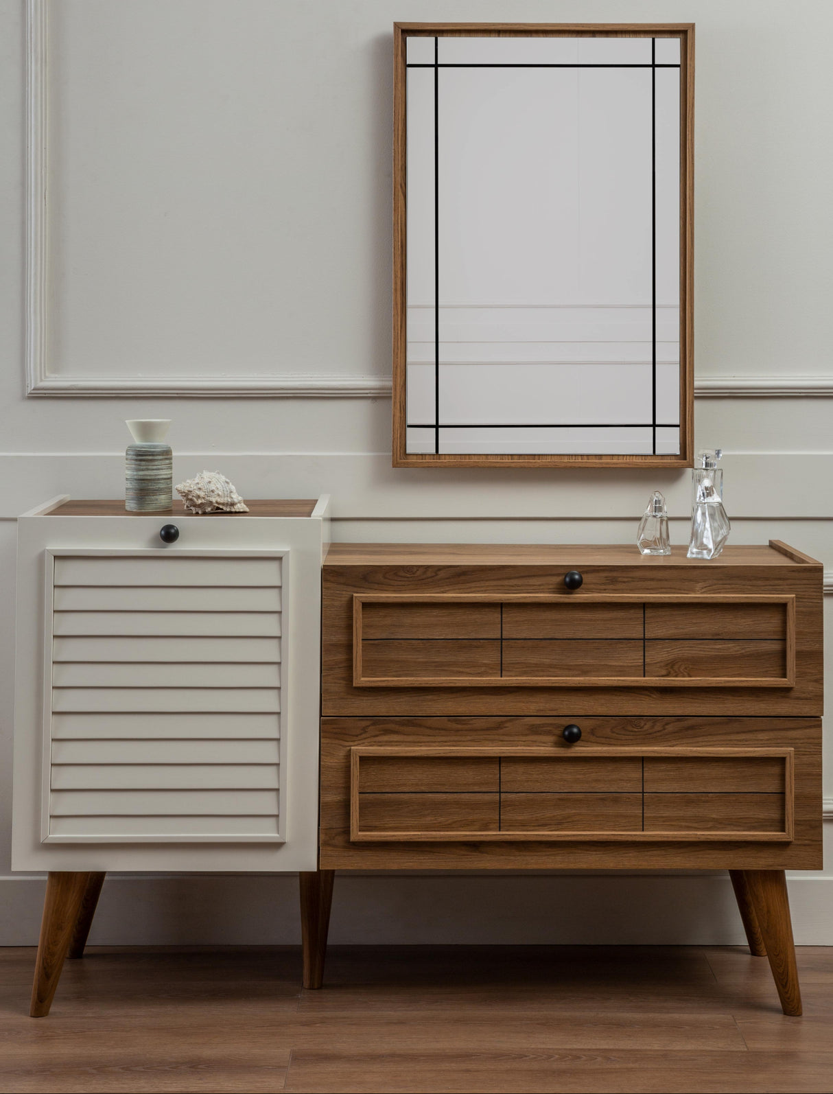 تسريحة فيرونا مع مراية باللون الأبيض والخشبي | من هاي بوينت