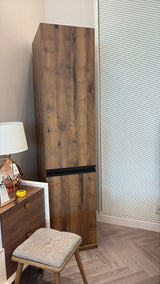 دولاب كارو باللون البني الخشبي