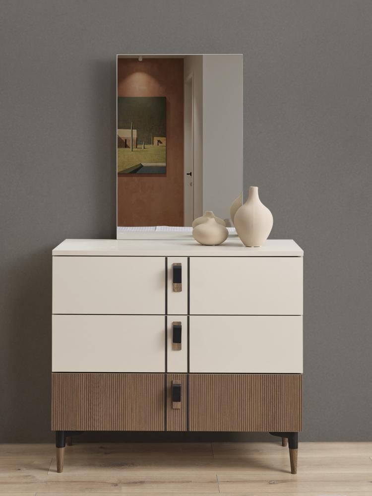 تسريحة لافرين مع مراية باللون البيج | من هاي بوينت