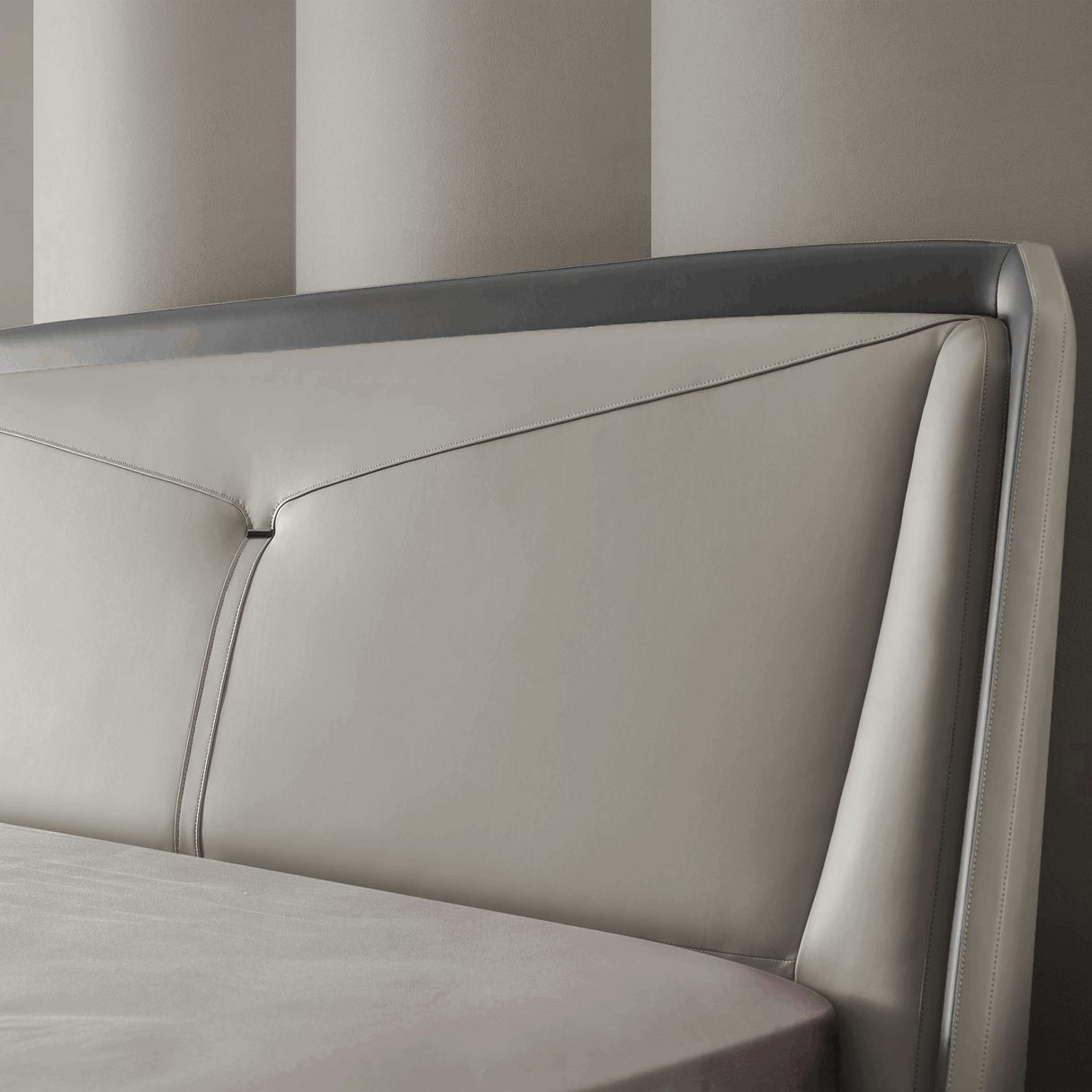 سرير نوبيل باللون البيج