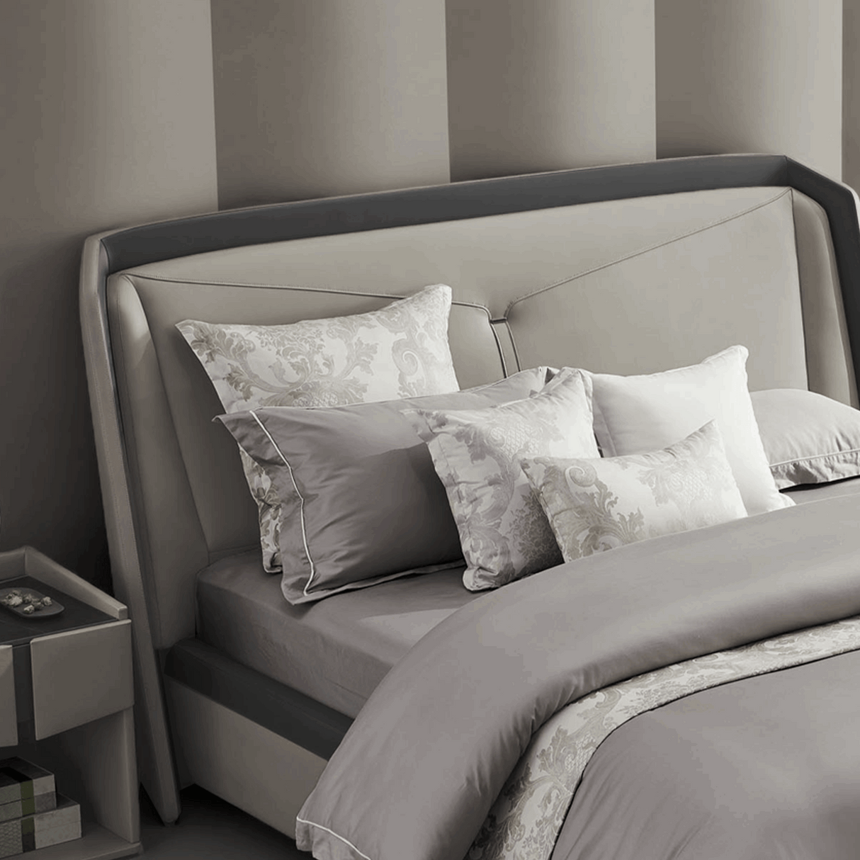 سرير نوبيل باللون البيج