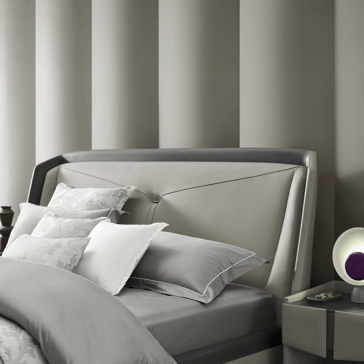 سرير نوبيل باللون البيج