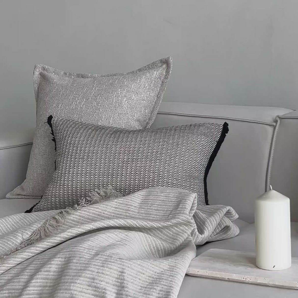 وسادة مزخرفة