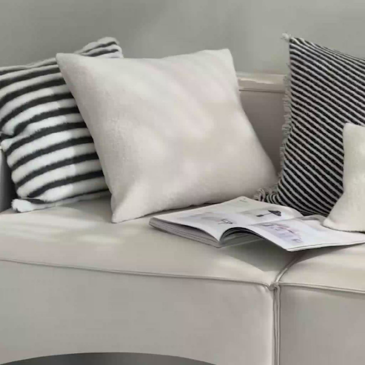 وسادة مزخرفة