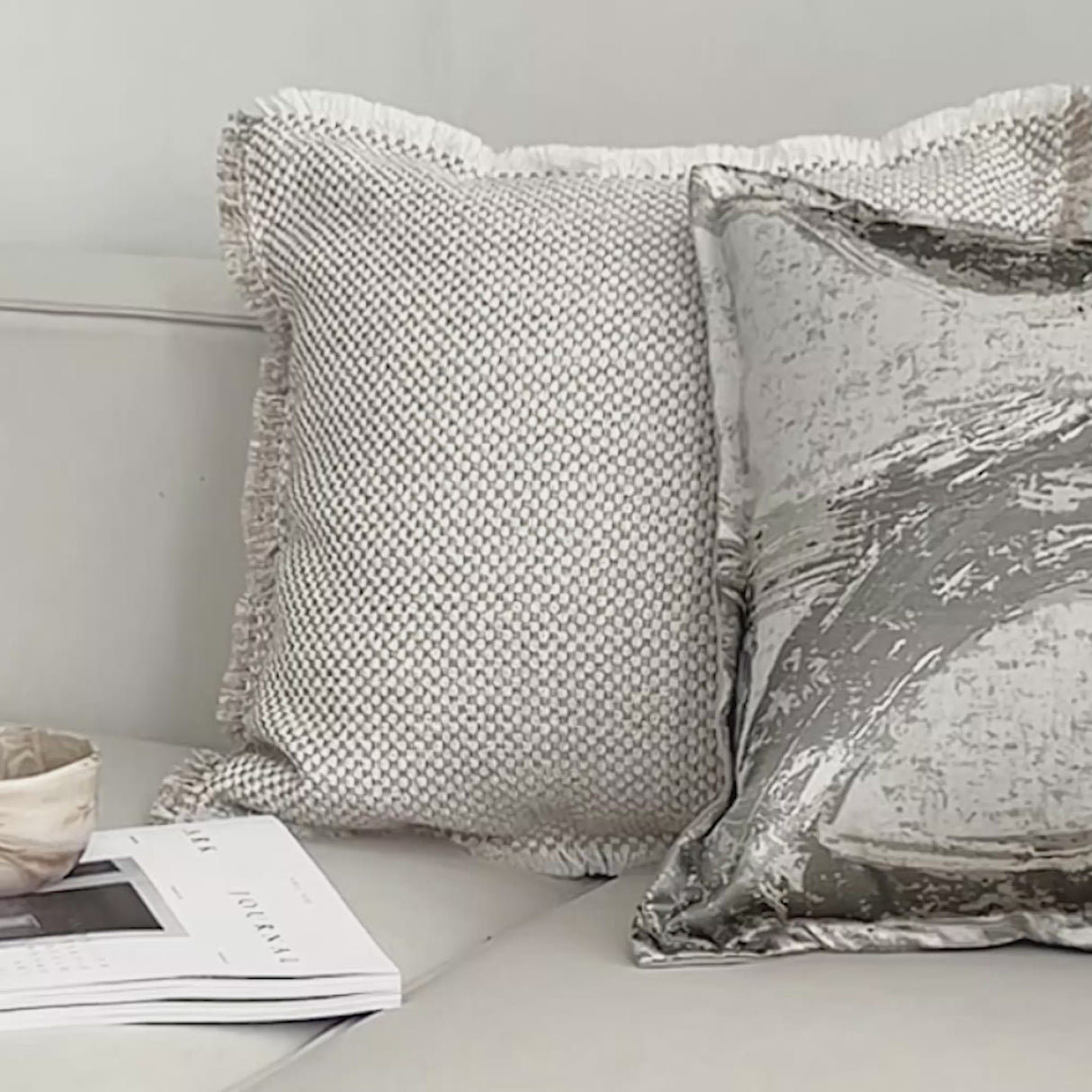 وسادة مزخرفة