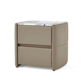 كمدينو نايلا باللون البني