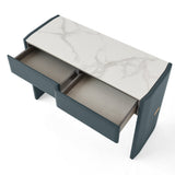 تسريحة ريانا باللون الأخضر